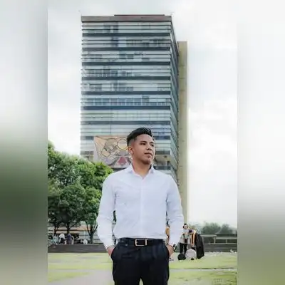 邱静